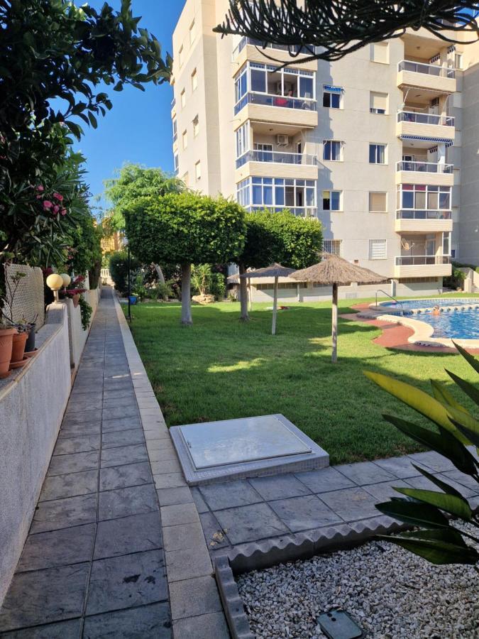 Magnifico Chalet Adosado En Torrevieja, Alicante. Zewnętrze zdjęcie